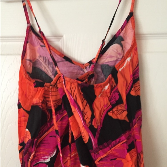 Old Navy Floral lightweight romper XS - Picture 2 of 3